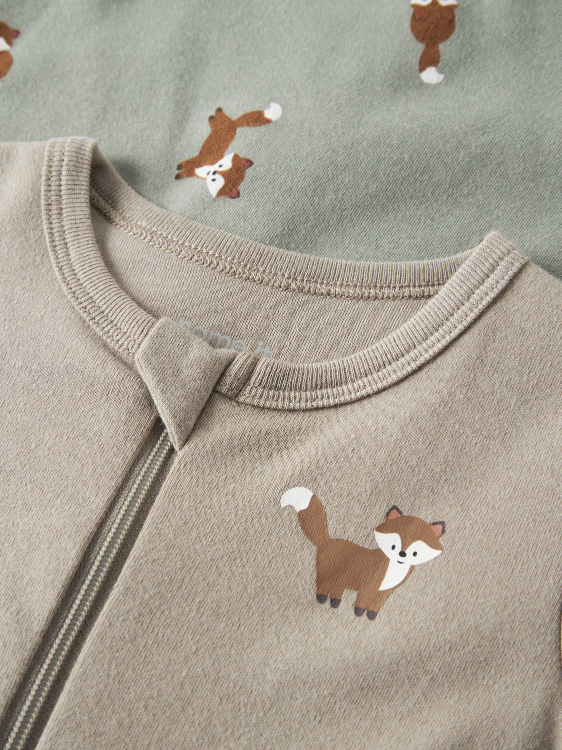 model_shot-front_full